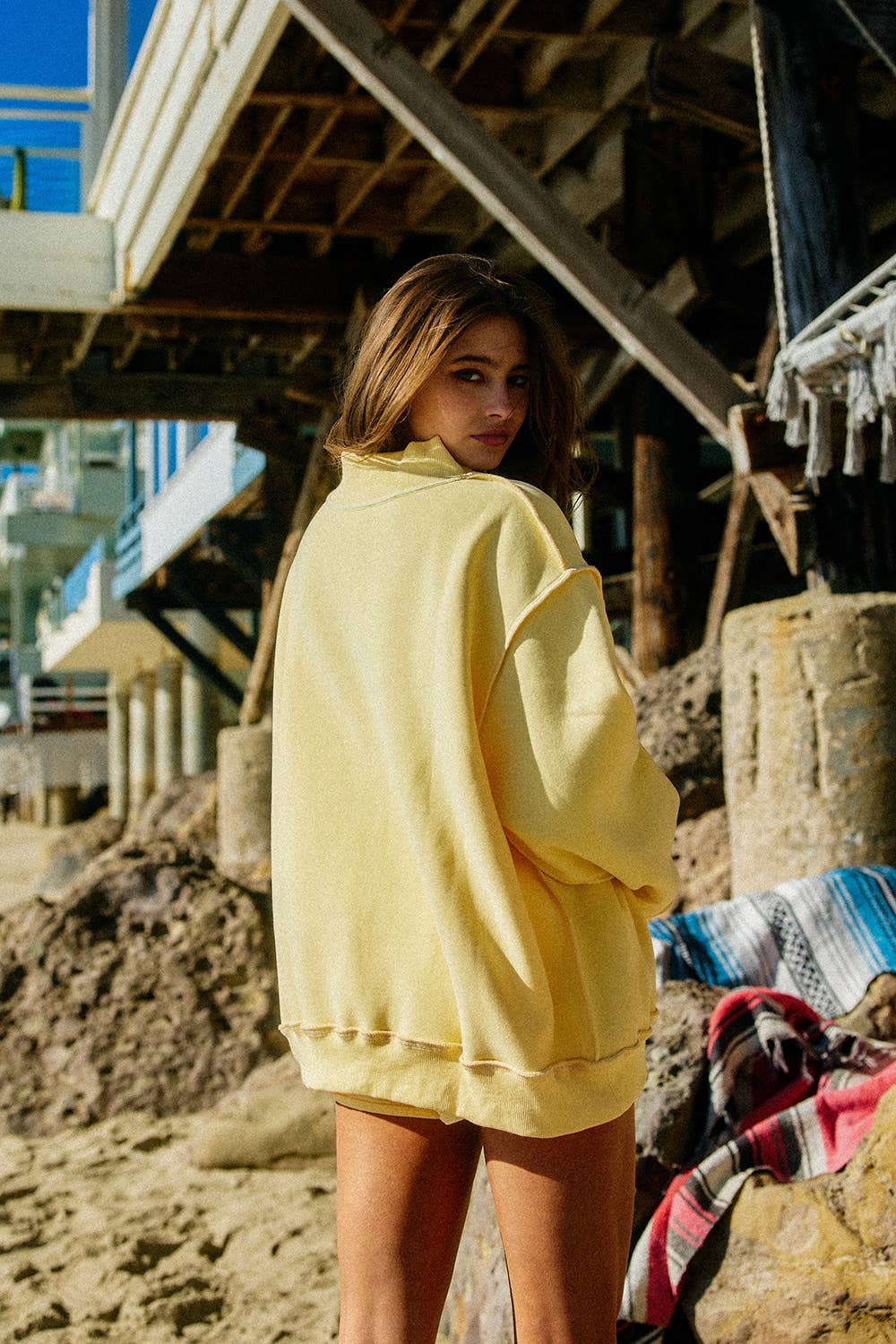 IT2594-DILLYDALLY2 | Reversible Mockneck Sweatshirt